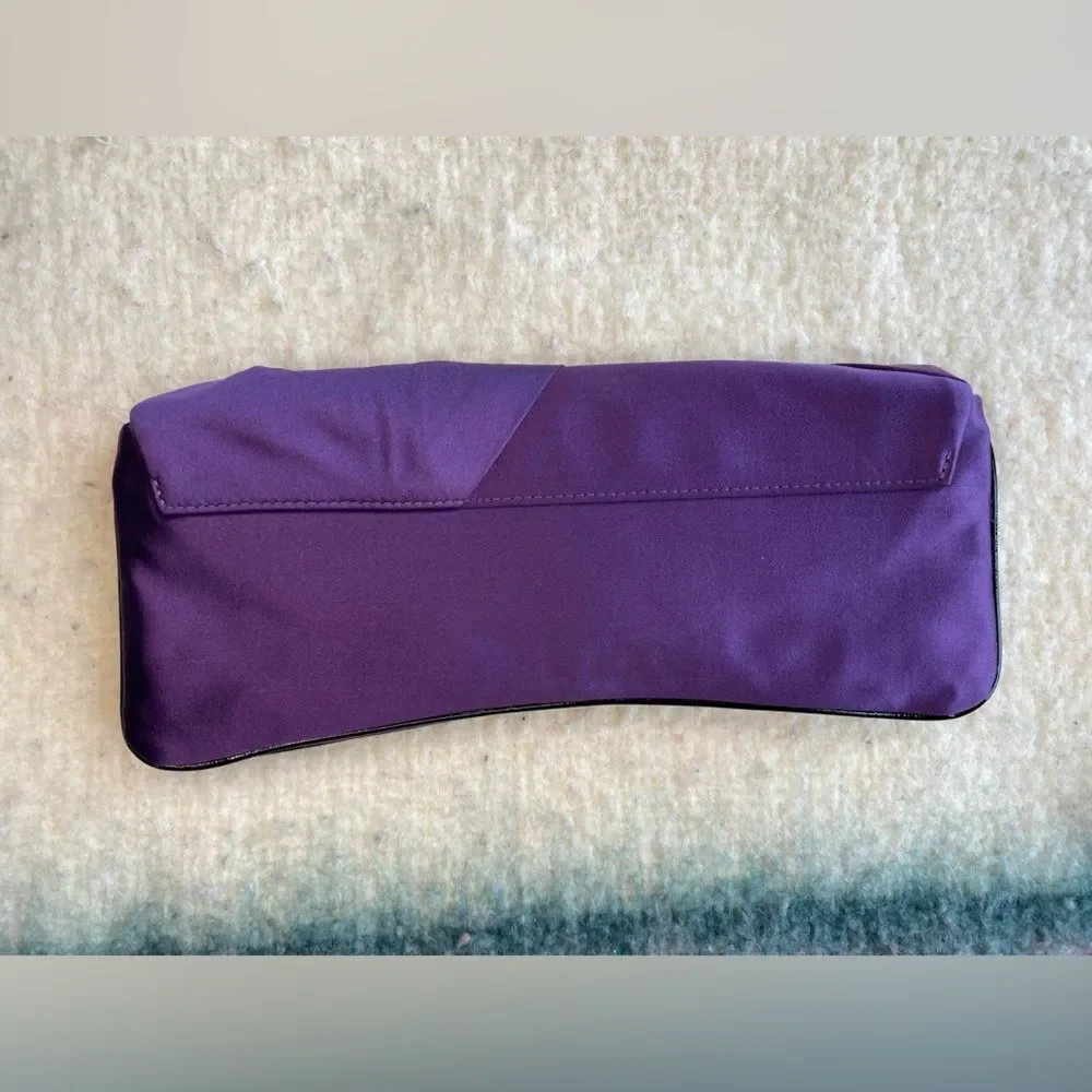 Beautiful Bow Clutch by Giu